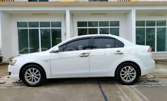 Buy Used Mitsubishi Lancer White Car in Buogkan in Buogkan Buy Used Mitsubishi Lancer White Car in Buogkan in Buogkan