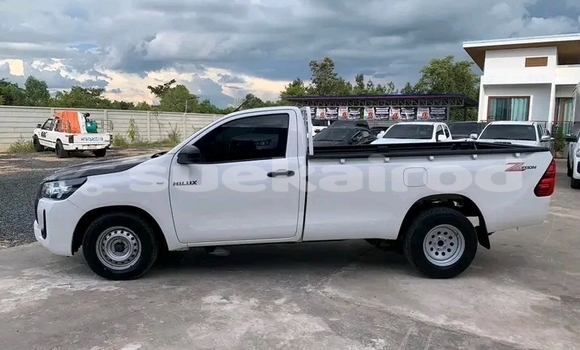 Buy Used Toyota REVO CAB Z-EDITION White Car in Chachoengsao in Chachoengsao Buy Used Toyota REVO CAB Z-EDITION White Car in Chachoengsao in Chachoengsao