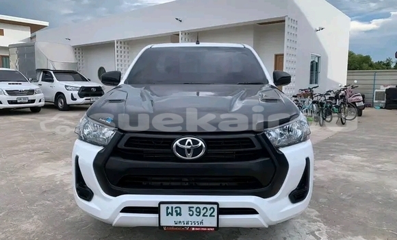Buy Used Toyota REVO CAB Z-EDITION White Car in Chachoengsao in Chachoengsao Buy Used Toyota REVO CAB Z-EDITION White Car in Chachoengsao in Chachoengsao