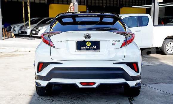 ซื้อ รถมือสอง Toyota C-HR ขาว รถยนต์ ใน %{เมือง} ใน กรุงเทพมหานคร ซื้อ รถมือสอง Toyota C-HR ขาว รถยนต์ ใน %{เมือง} ใน กรุงเทพมหานคร