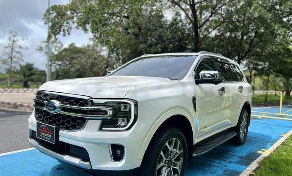 Buy Used Ford Everest White Car in Bangkok in Bangkok