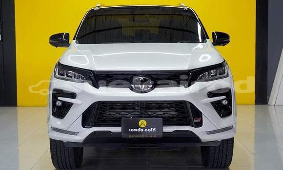 ซื้อ รถมือสอง Toyota Fortuner ขาว รถยนต์ ใน %{เมือง} ใน กรุงเทพมหานคร