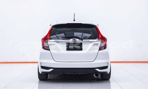 Buy Used Honda Jazz White Car in Bangkok in Bangkok Buy Used Honda Jazz White Car in Bangkok in Bangkok