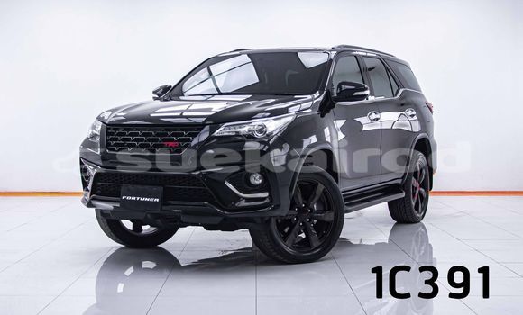 ซื้อ รถมือสอง Toyota Fortuner สีดำ รถยนต์ ใน %{เมือง} ใน กรุงเทพมหานคร