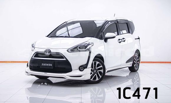 Buy Used Toyota Sienta White Car in Bangkok in Bangkok