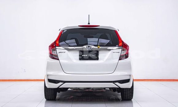 Buy Used Honda Jazz White Car in Bangkok in Bangkok Buy Used Honda Jazz White Car in Bangkok in Bangkok