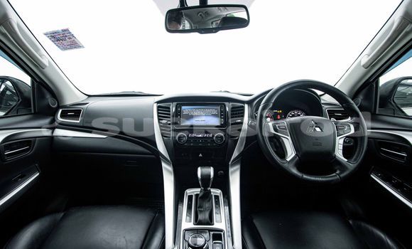 ซื้อ รถมือสอง Mitsubishi Pajero ขาว รถยนต์ ใน %{เมือง} ใน กรุงเทพมหานคร ซื้อ รถมือสอง Mitsubishi Pajero ขาว รถยนต์ ใน %{เมือง} ใน กรุงเทพมหานคร