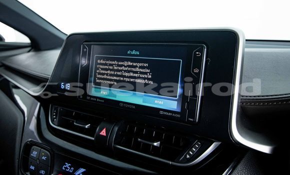 Buy Used Toyota C-HR Green Car in Bangkok in Bangkok Buy Used Toyota C-HR Green Car in Bangkok in Bangkok