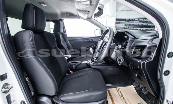 Buy Used Isuzu D-Max White Car in Bangkok in Bangkok Buy Used Isuzu D-Max White Car in Bangkok in Bangkok