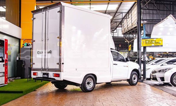 Buy Used Isuzu D-Max White Car in Bangkok in Bangkok Buy Used Isuzu D-Max White Car in Bangkok in Bangkok