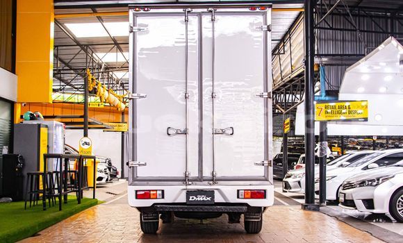 Buy Used Isuzu D-Max White Car in Bangkok in Bangkok Buy Used Isuzu D-Max White Car in Bangkok in Bangkok