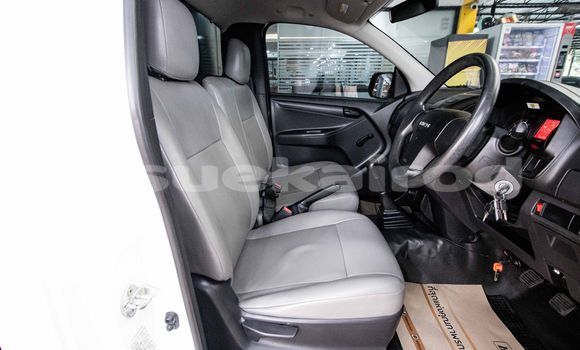 Buy Used Isuzu D-Max White Car in Bangkok in Bangkok Buy Used Isuzu D-Max White Car in Bangkok in Bangkok