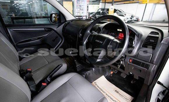 Buy Used Isuzu D-Max White Car in Bangkok in Bangkok Buy Used Isuzu D-Max White Car in Bangkok in Bangkok