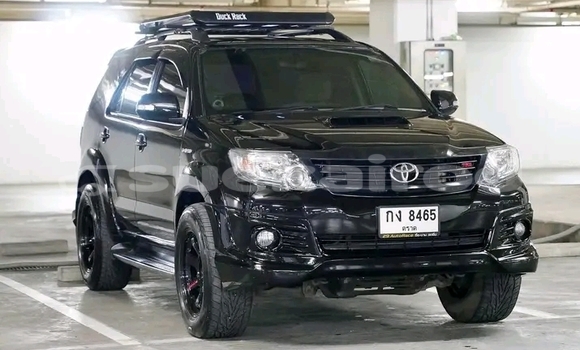 ซื้อ รถมือสอง Toyota Fortuner สีดำ รถยนต์ ใน %{เมือง} ใน จันทบุรี