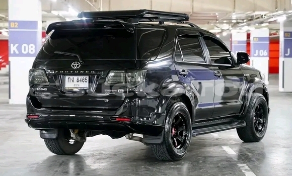 ซื้อ รถมือสอง Toyota Fortuner สีดำ รถยนต์ ใน %{เมือง} ใน จันทบุรี ซื้อ รถมือสอง Toyota Fortuner สีดำ รถยนต์ ใน %{เมือง} ใน จันทบุรี