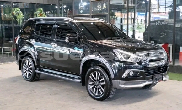 Buy Used Isuzu Stylus Black Car in Chai Nat in Chai Nat