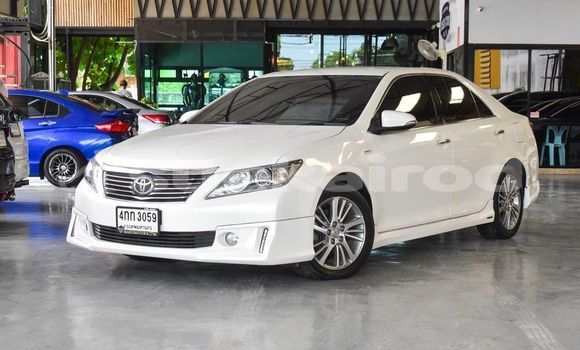 ซื้อ รถมือสอง Toyota Camry ขาว รถยนต์ ใน %{เมือง} ใน กรุงเทพมหานคร