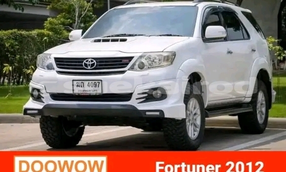 ซื้อ รถมือสอง Toyota Fortuner ขาว รถยนต์ ใน %{เมือง} ใน สมุทรปราการ