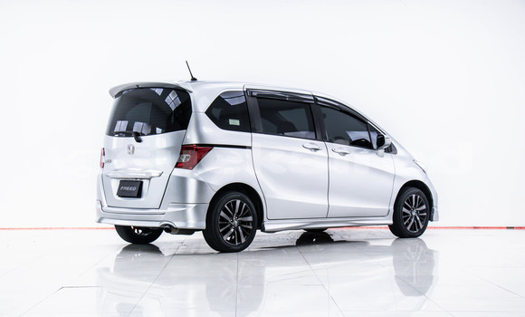 Buy Used Toyota Avanza Other Car in Bangkok in Bangkok Buy Used Toyota Avanza Other Car in Bangkok in Bangkok