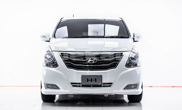Buy Used Hyundai H1 White Car in Bangkok in Bangkok Buy Used Hyundai H1 White Car in Bangkok in Bangkok