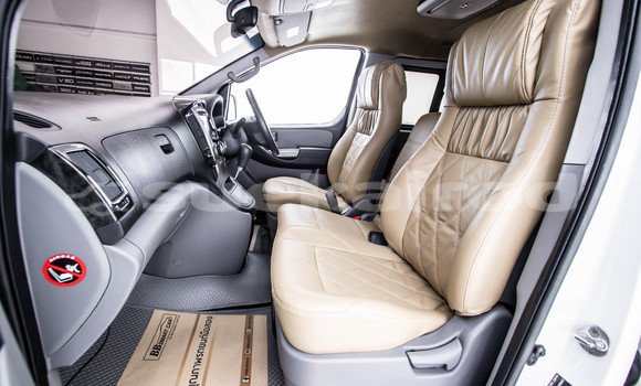 Buy Used Hyundai H1 White Car in Bangkok in Bangkok Buy Used Hyundai H1 White Car in Bangkok in Bangkok