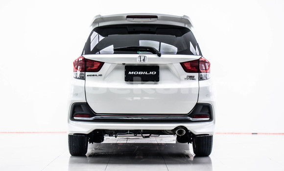 Buy Used Honda Mobilio White Car in Bangkok in Bangkok Buy Used Honda Mobilio White Car in Bangkok in Bangkok