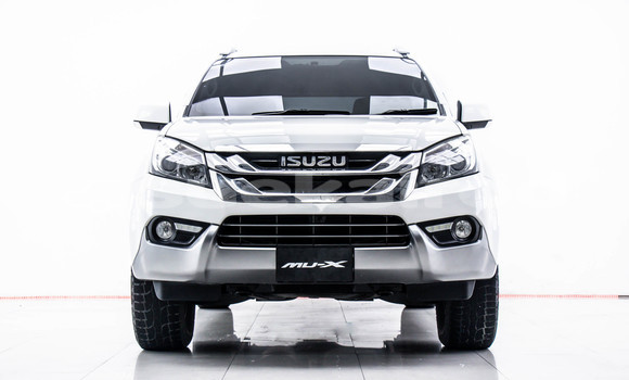 Buy Used Isuzu MU-X White Car in Bangkok in Bangkok Buy Used Isuzu MU-X White Car in Bangkok in Bangkok