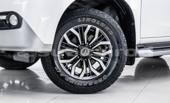 Buy Used Isuzu MU-X White Car in Bangkok in Bangkok Buy Used Isuzu MU-X White Car in Bangkok in Bangkok