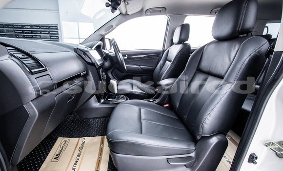 Buy Used Isuzu MU-X White Car in Bangkok in Bangkok Buy Used Isuzu MU-X White Car in Bangkok in Bangkok