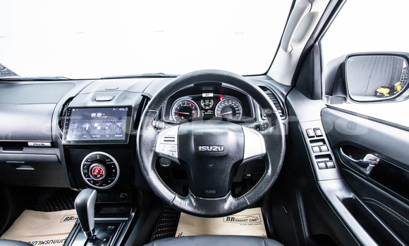 Buy Used Isuzu MU-X White Car in Bangkok in Bangkok Buy Used Isuzu MU-X White Car in Bangkok in Bangkok