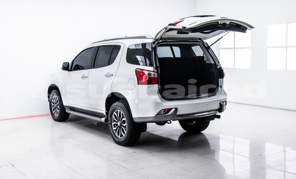 Buy Used Isuzu MU-X White Car in Bangkok in Bangkok Buy Used Isuzu MU-X White Car in Bangkok in Bangkok