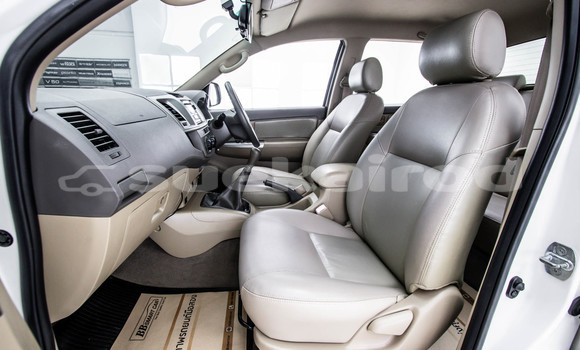 ซื้อ รถมือสอง Toyota Hiluxe VIGO ขาว รถยนต์ ใน %{เมือง} ใน กรุงเทพมหานคร ซื้อ รถมือสอง Toyota Hiluxe VIGO ขาว รถยนต์ ใน %{เมือง} ใน กรุงเทพมหานคร