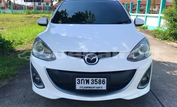 ซื้อ รถมือสอง Mazda 2 ขาว รถยนต์ ใน %{เมือง} ใน กรุงเทพมหานคร