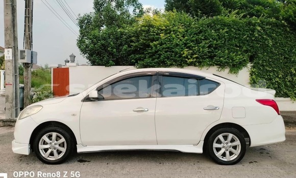 ซื้อ รถมือสอง Nissan Almera อื่น ๆ รถยนต์ ใน %{เมือง} ใน บึงกาฬ