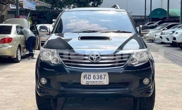 ซื้อ รถมือสอง Toyota Fortuner สีดำ รถยนต์ ใน %{เมือง} ใน กรุงเทพมหานคร