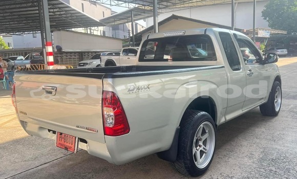 Buy Used Isuzu D-max Spacecab 2 dr Other Car in Bangkok in Bangkok Buy Used Isuzu D-max Spacecab 2 dr Other Car in Bangkok in Bangkok