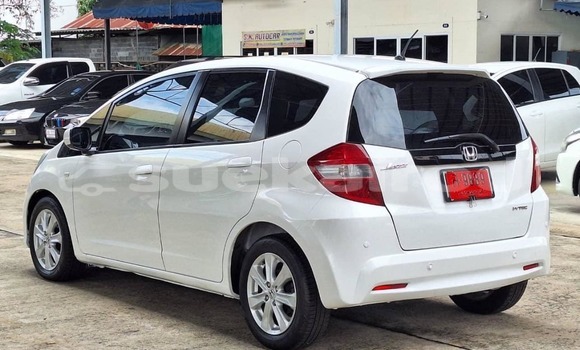 Buy Used Honda Jazz White Car in Bangkok in Bangkok Buy Used Honda Jazz White Car in Bangkok in Bangkok