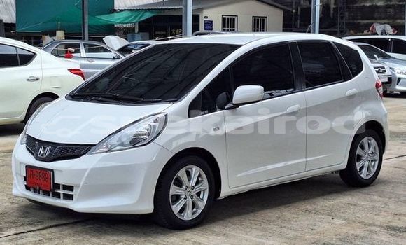 Buy Used Honda Jazz White Car in Bangkok in Bangkok Buy Used Honda Jazz White Car in Bangkok in Bangkok