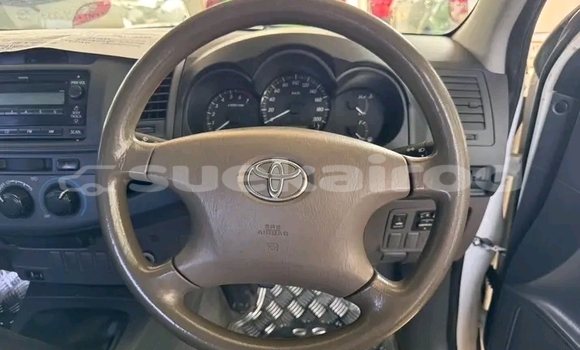 ซื้อ รถมือสอง Toyota Hiluxe VIGO ขาว รถยนต์ ใน %{เมือง} ใน ชลบุรี