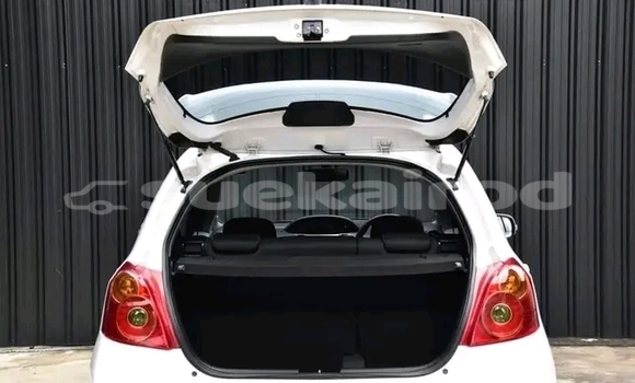 Buy Used Toyota Yaris White Car in Kaeng Khlo in Chaiyaphum