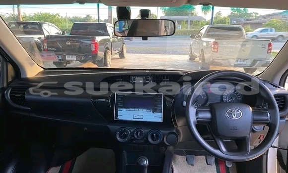 ซื้อ รถมือสอง Toyota Hiluxe VIGO ขาว รถยนต์ ใน %{เมือง} ใน กาญจนบุรี