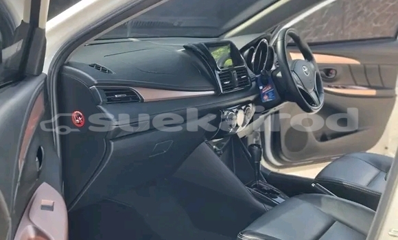 Buy Used Toyota Vios White Car in Chai Nat in Chai Nat