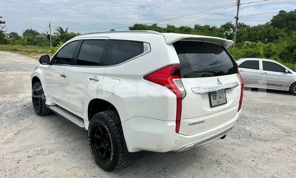 ซื้อ รถมือสอง Mitsubishi Pajero ขาว รถยนต์ ใน %{เมือง} ใน กำแพงเพชร ซื้อ รถมือสอง Mitsubishi Pajero ขาว รถยนต์ ใน %{เมือง} ใน กำแพงเพชร