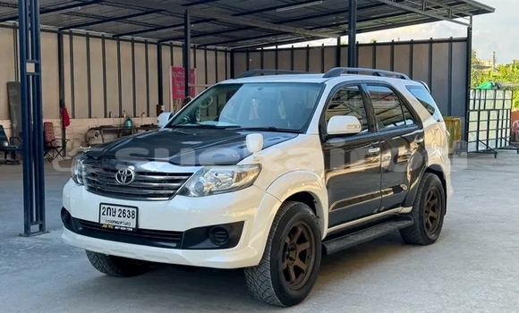 ซื้อ รถมือสอง Toyota Fortuner สีดำ รถยนต์ ใน %{เมือง} ใน กาญจนบุรี ซื้อ รถมือสอง Toyota Fortuner สีดำ รถยนต์ ใน %{เมือง} ใน กาญจนบุรี