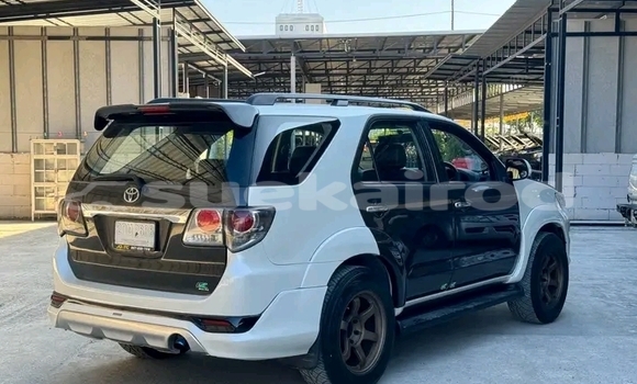 ซื้อ รถมือสอง Toyota Fortuner สีดำ รถยนต์ ใน %{เมือง} ใน กาญจนบุรี ซื้อ รถมือสอง Toyota Fortuner สีดำ รถยนต์ ใน %{เมือง} ใน กาญจนบุรี