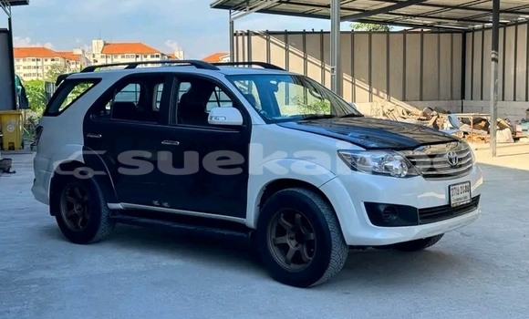 ซื้อ รถมือสอง Toyota Fortuner สีดำ รถยนต์ ใน %{เมือง} ใน กาญจนบุรี ซื้อ รถมือสอง Toyota Fortuner สีดำ รถยนต์ ใน %{เมือง} ใน กาญจนบุรี