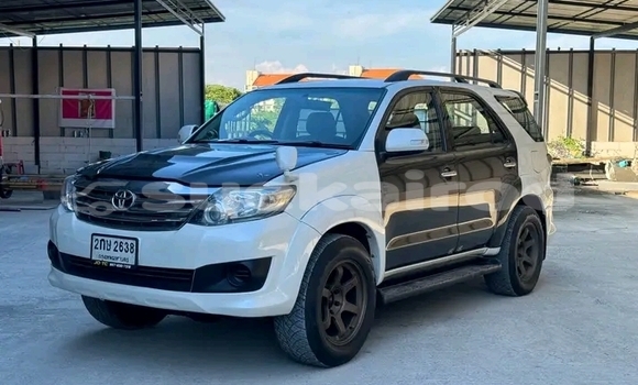 ซื้อ รถมือสอง Toyota Fortuner สีดำ รถยนต์ ใน %{เมือง} ใน กาญจนบุรี ซื้อ รถมือสอง Toyota Fortuner สีดำ รถยนต์ ใน %{เมือง} ใน กาญจนบุรี