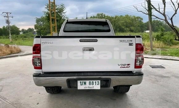 Buy Used Toyota Hiluxe VIGO White Car in Chai Nat in Chai Nat