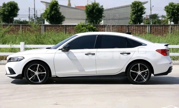 Buy Used Honda Civic White Car in Chai Nat in Chai Nat