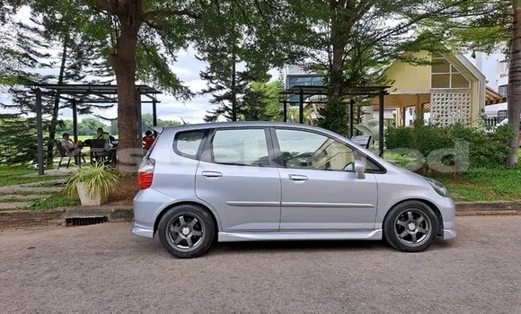 ซื้อ รถมือสอง Honda Jazz อื่น ๆ รถยนต์ ใน %{เมือง} ใน ชลบุรี